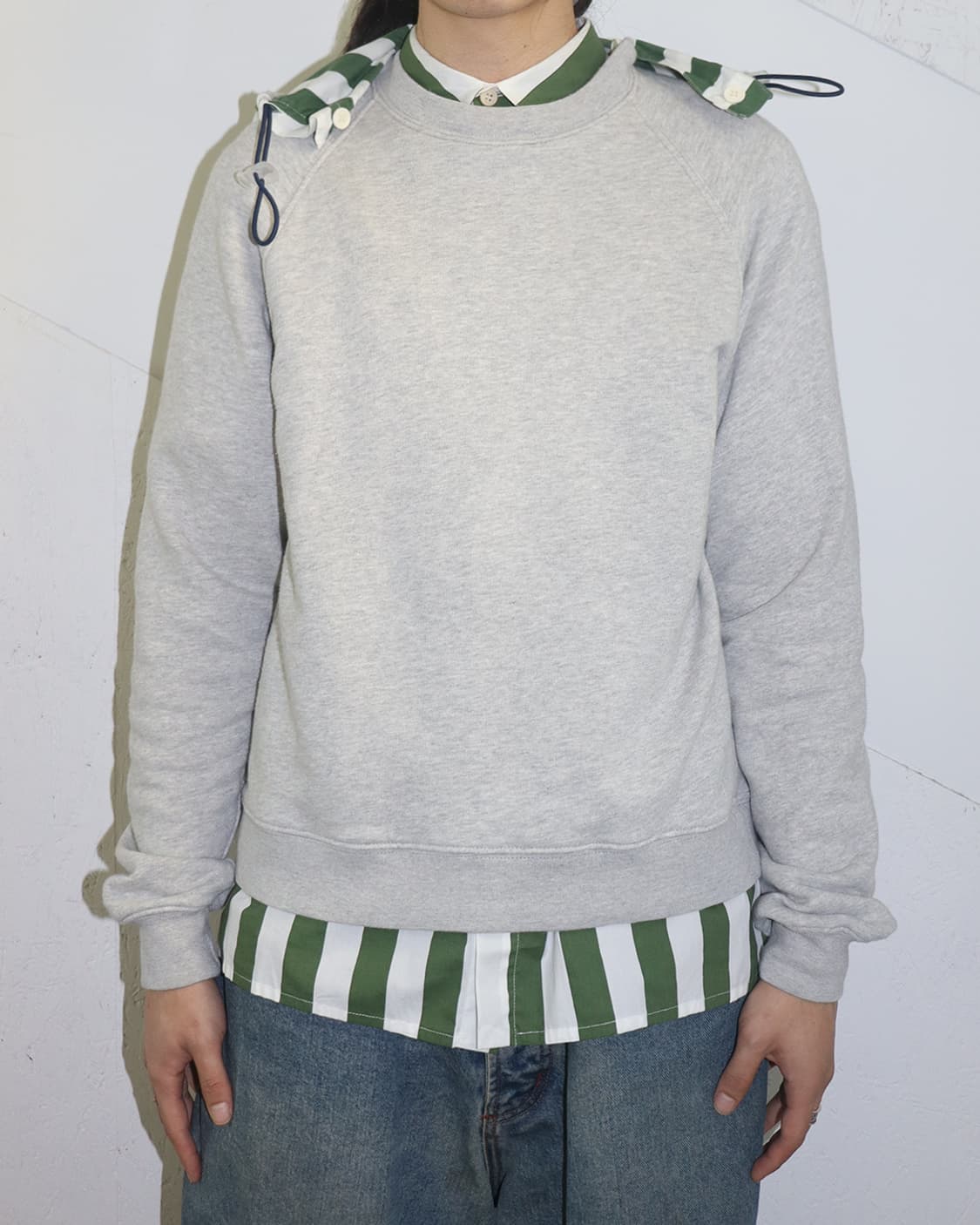 써네이 버튼 디테쳐블 후디 스웨트셔츠 상품이미지2