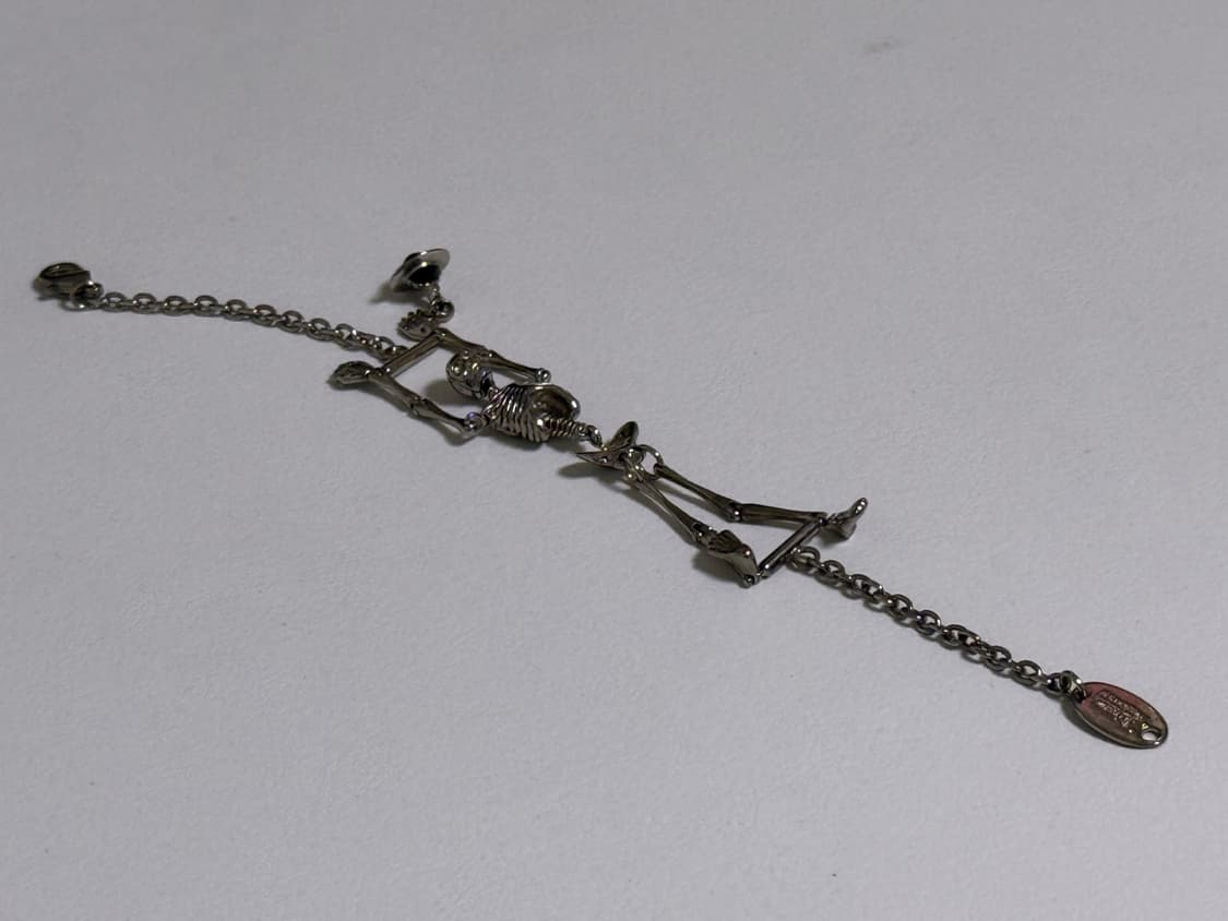 비비안웨스트우드 스켈레톤 해골 팔찌 상품이미지3