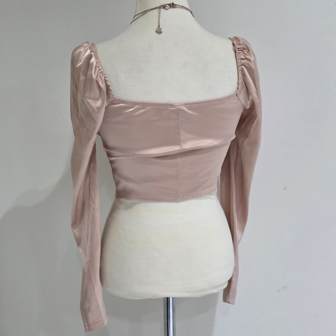 빈티지)핀터깔 히메갸루 핑크베이지 코르셋 새틴 섹시 퍼프 긴팔블라우스 상품이미지3