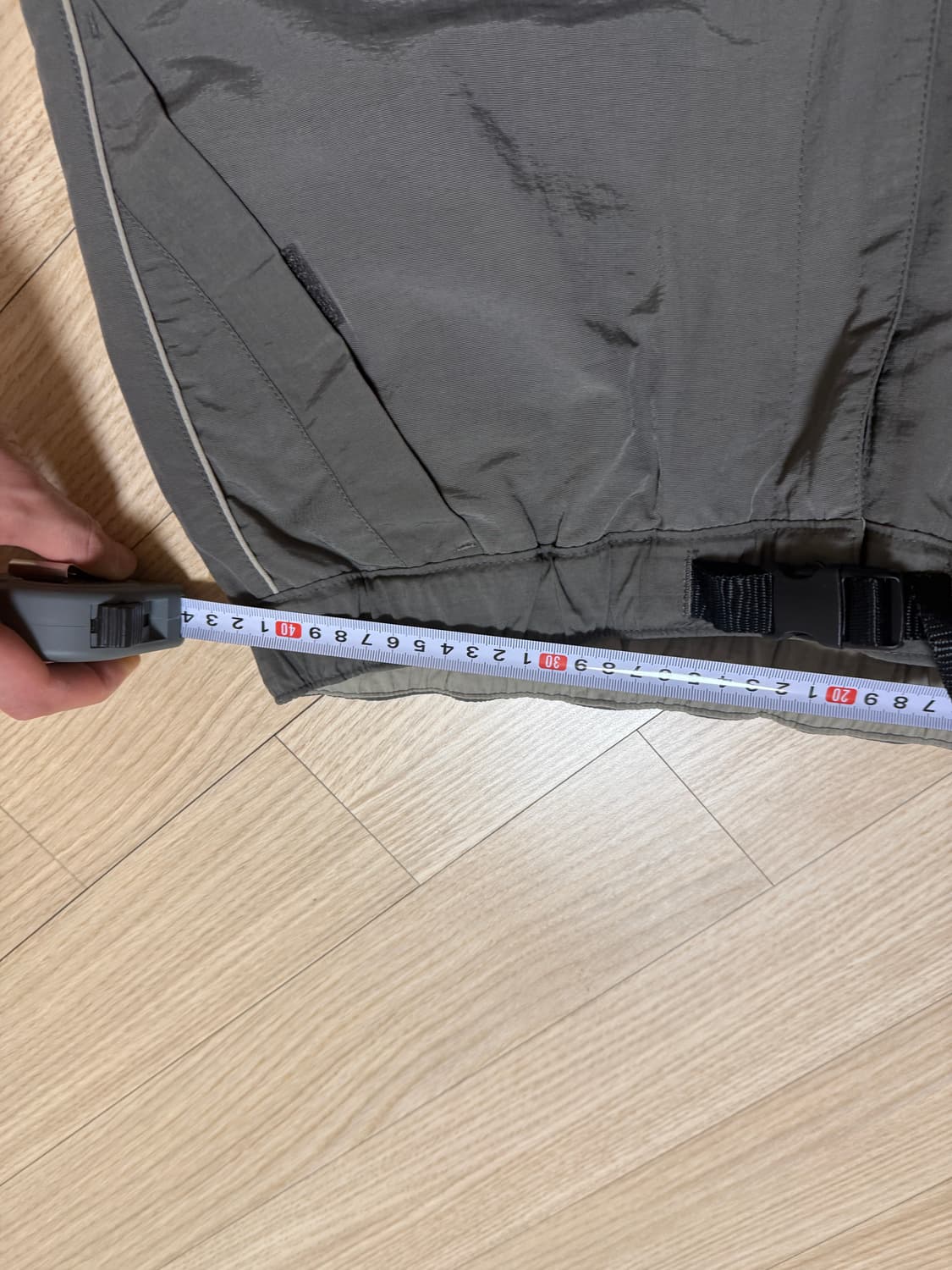 32,M) 29,000원 유니클로 빈티지 사이드 라인 스트링 팬츠 카키 상품이미지5