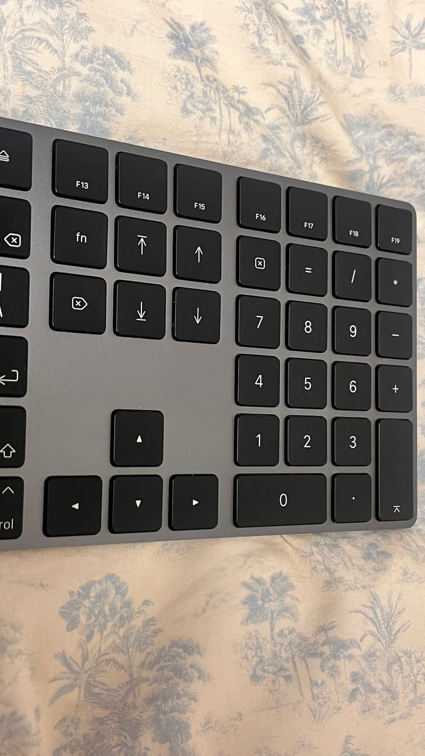 애플 매직키보드 스페이스 그레이 (숫자패드형) 상품이미지5