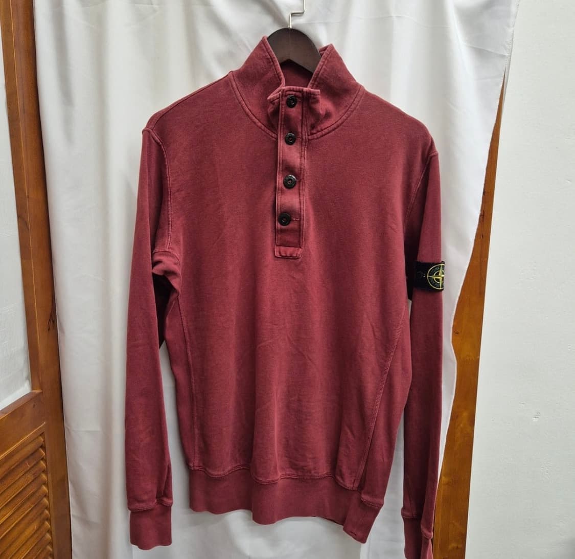 XL) 스톤아일랜드 하이넥 버튼다운 스웨트 셔츠 반집업 105 상품이미지2
