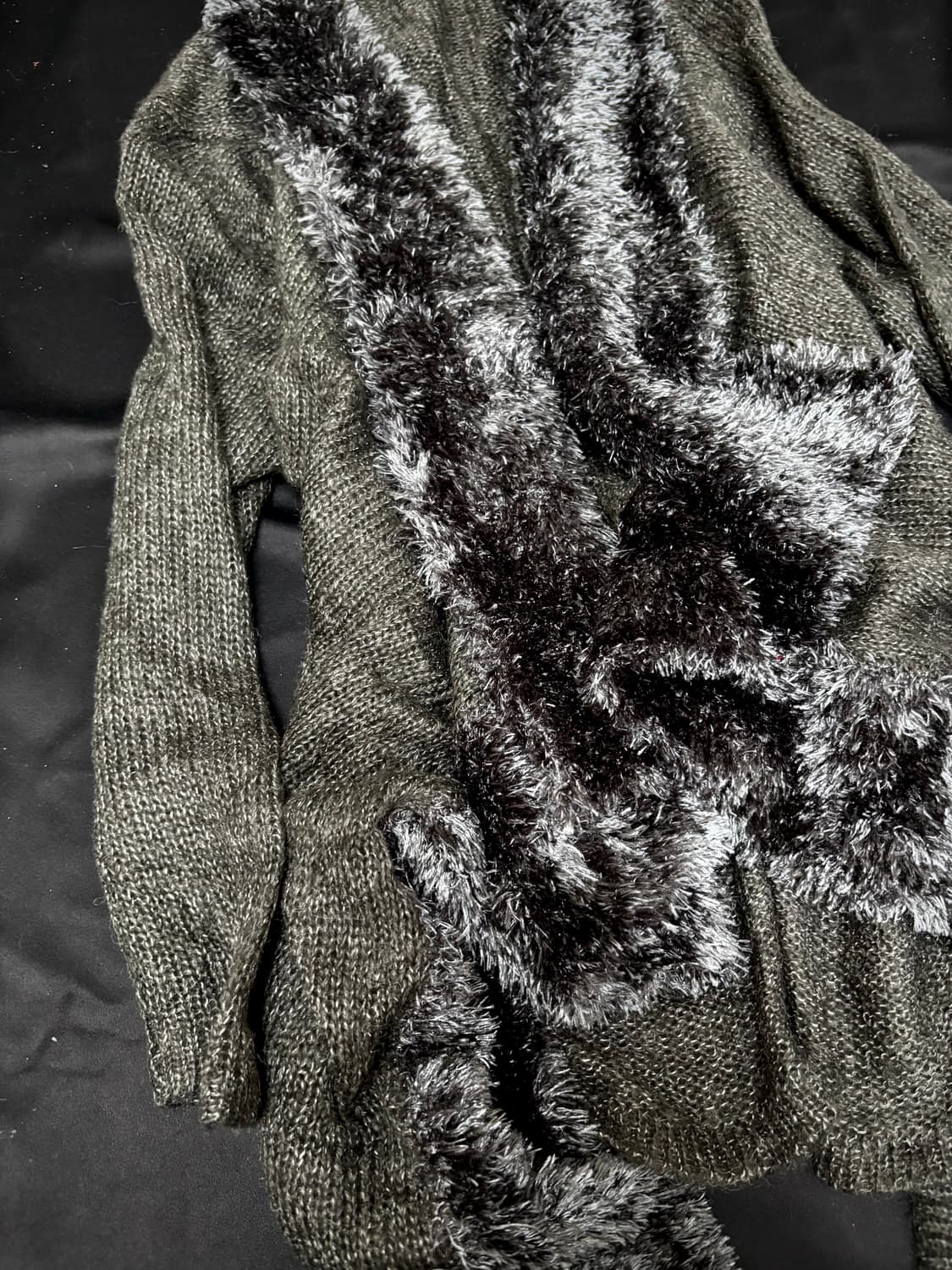 [V-KEI] Fur Detail Unbalanced Cardigan 상품이미지9