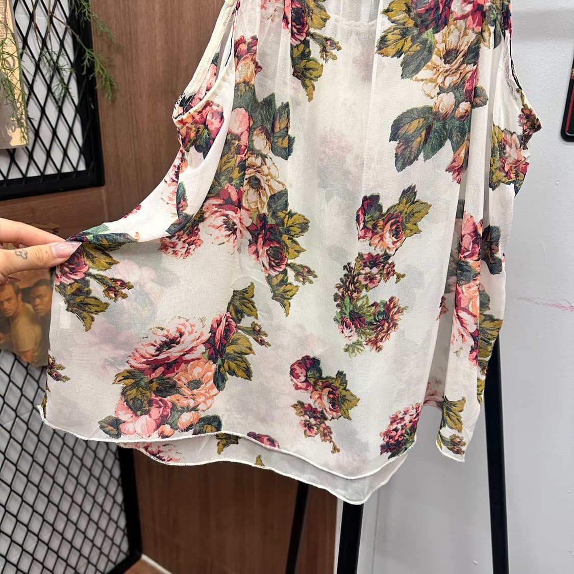 Lace Detail Sheer Floral Sleeveless Top 상품이미지7