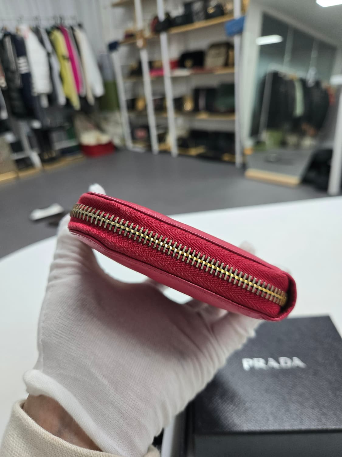 [50%할인] 프라다 사피아노 지퍼 장지갑 상품이미지3