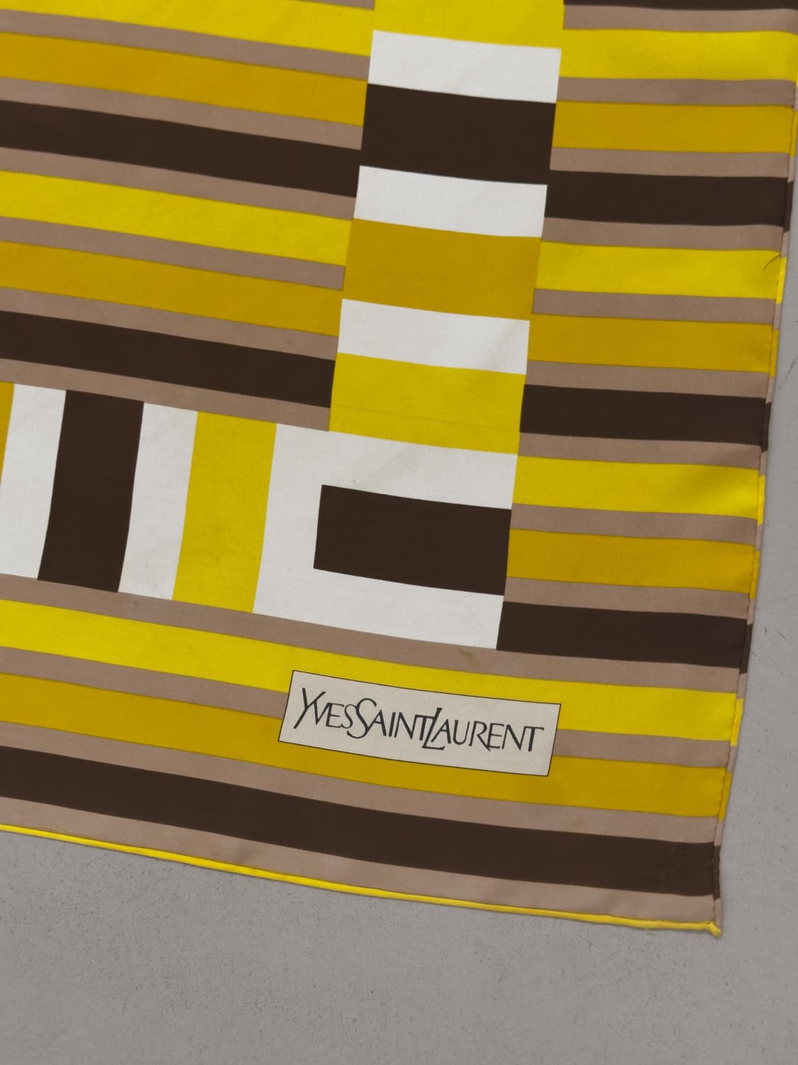 입생로랑 스카프 상품이미지1