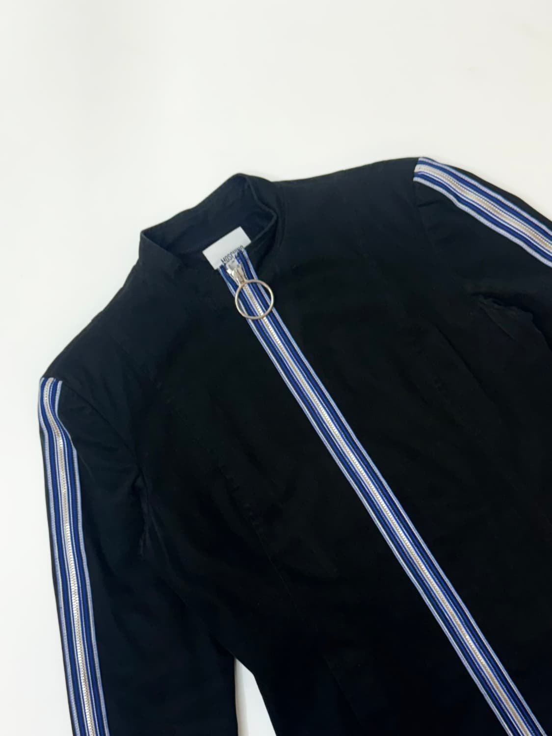 Moschino 모스키노 블랙컬러 스트라이프 디테일 집업 자켓 상품이미지2