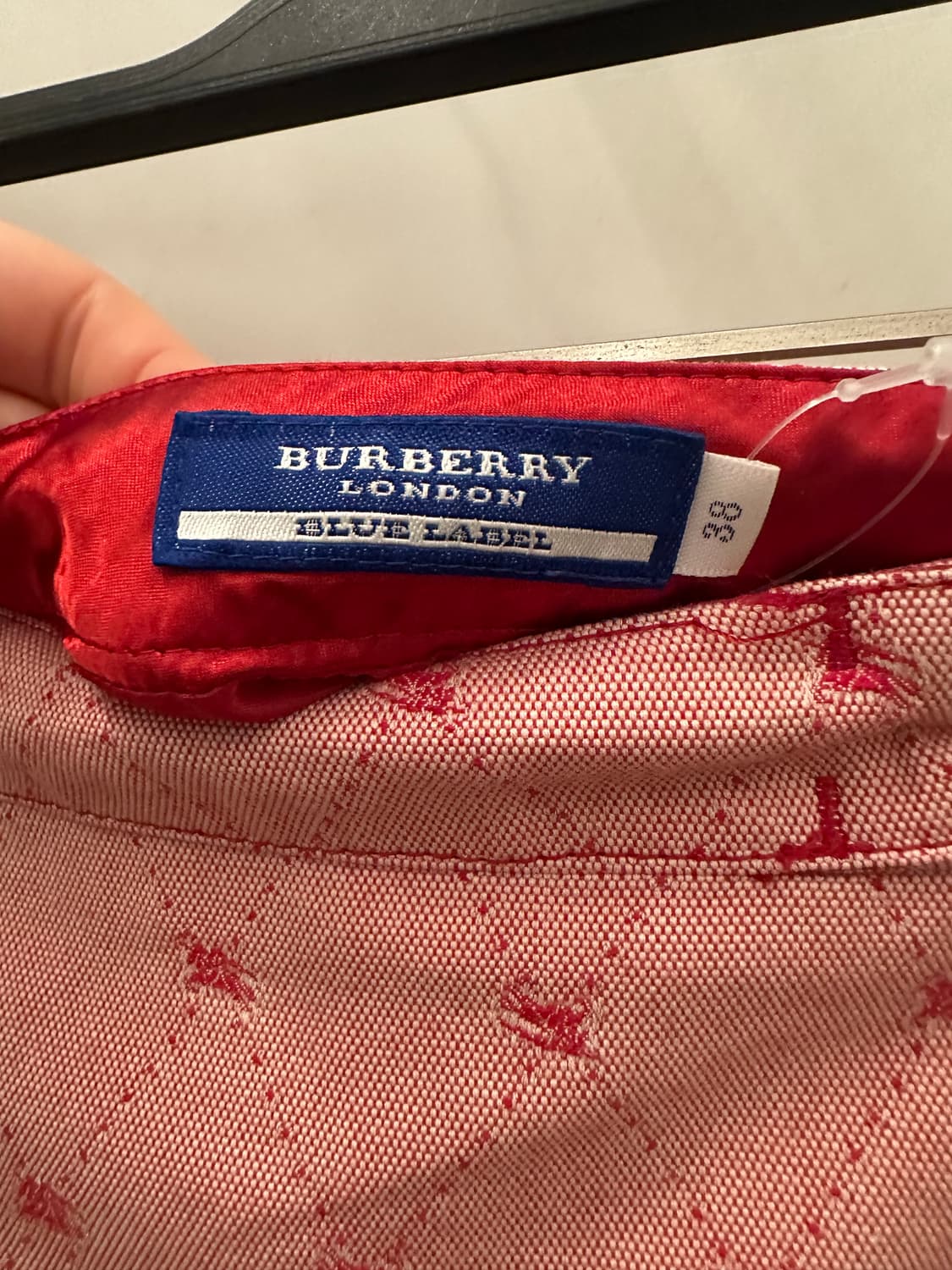 BURBERRY 버버리 레드 로고패턴 미디스커트 상품이미지5
