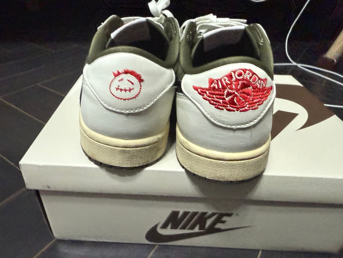 나이키 트레비스 스캇 올리브 270 상품이미지4