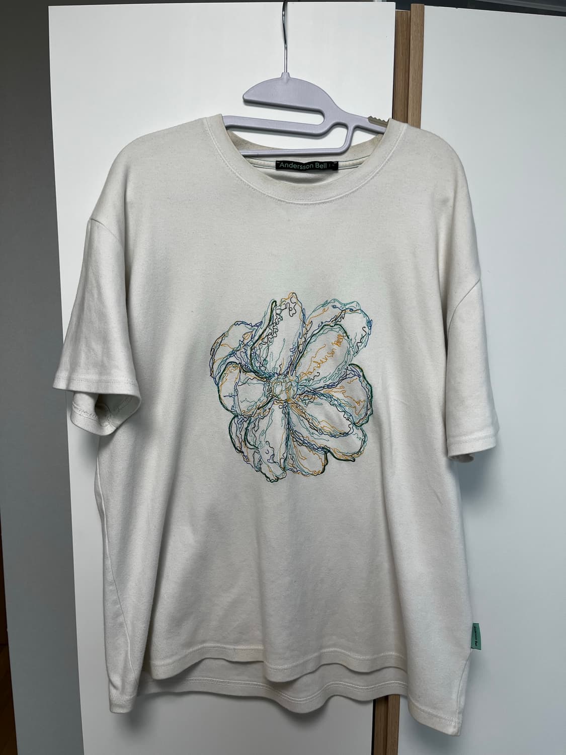 앤더슨벨 플라워 티셔츠 상품이미지2