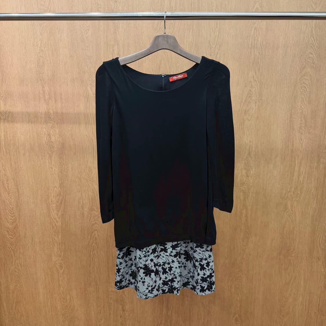 막스마라 라운드넥 미디 원피스 플로럴 패턴 배색 레이어드 디테일 블랙 상품이미지2