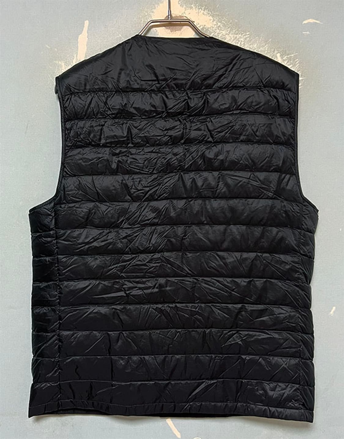 유니클로 남자 경량 패딩조끼 새상품 L 95-100 상품이미지2