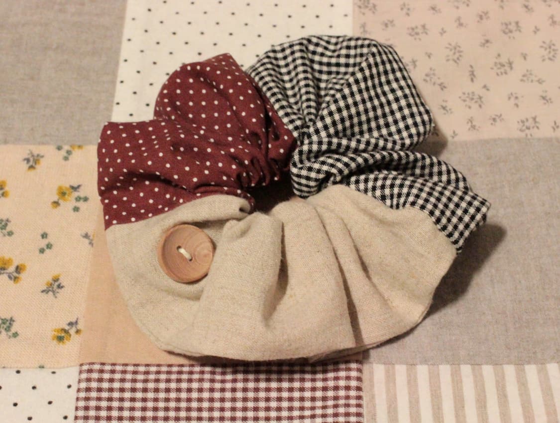 핸드메이드 패치워크 단추 스크런치 상품이미지2