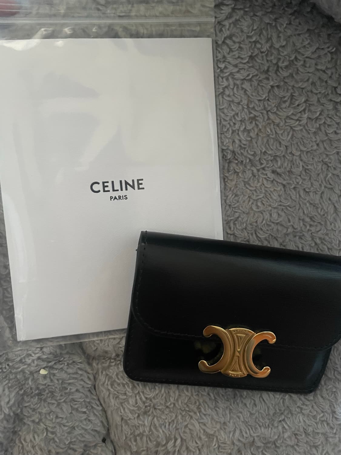 셀린느 트리옹프 샤이니 카프스킨 플랩 카드지갑 블랙 상품이미지5