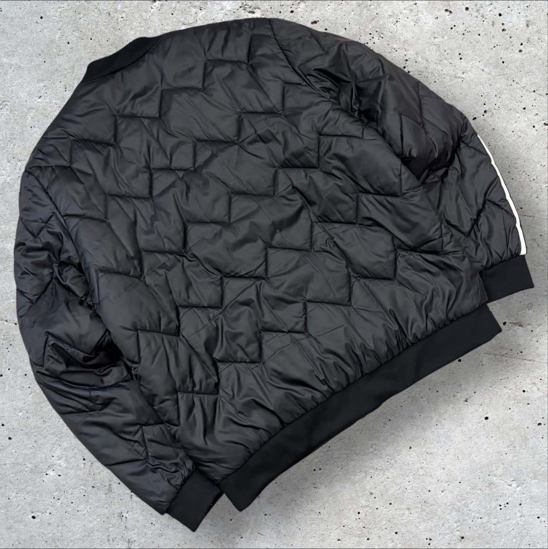 [2XL] 아디다스 파이어버드 퀼팅 3선 패딩 블랙 점퍼 B722 상품이미지2