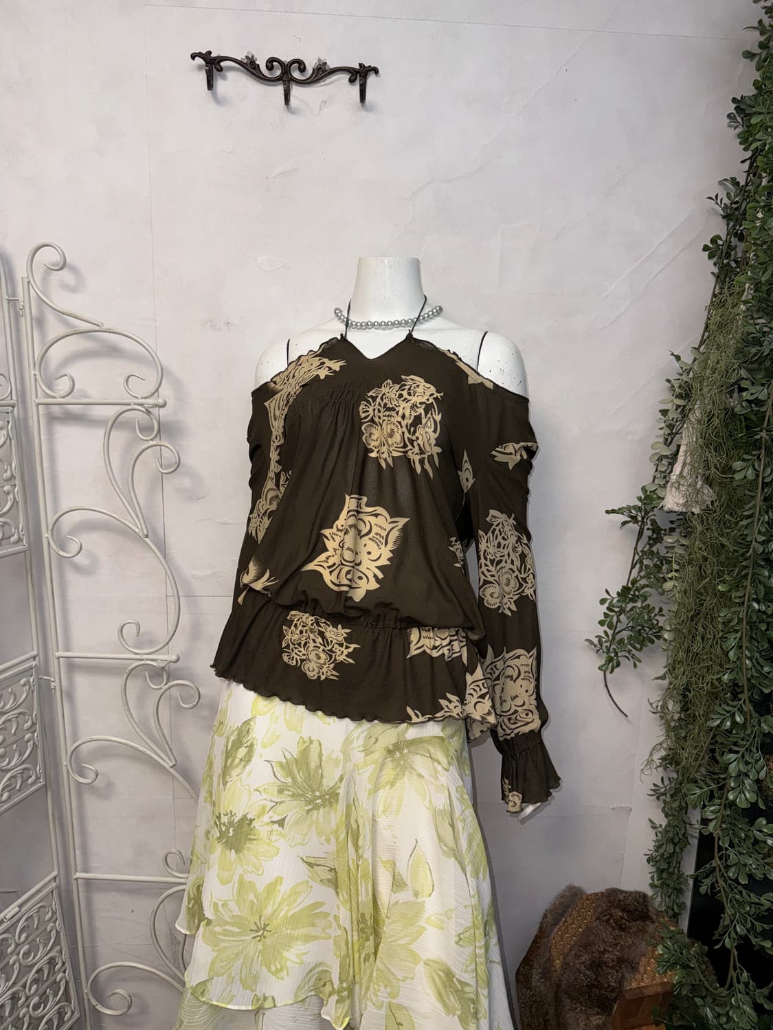 Deep khaki oriental halter neck 오프숄더 bl 상품이미지2