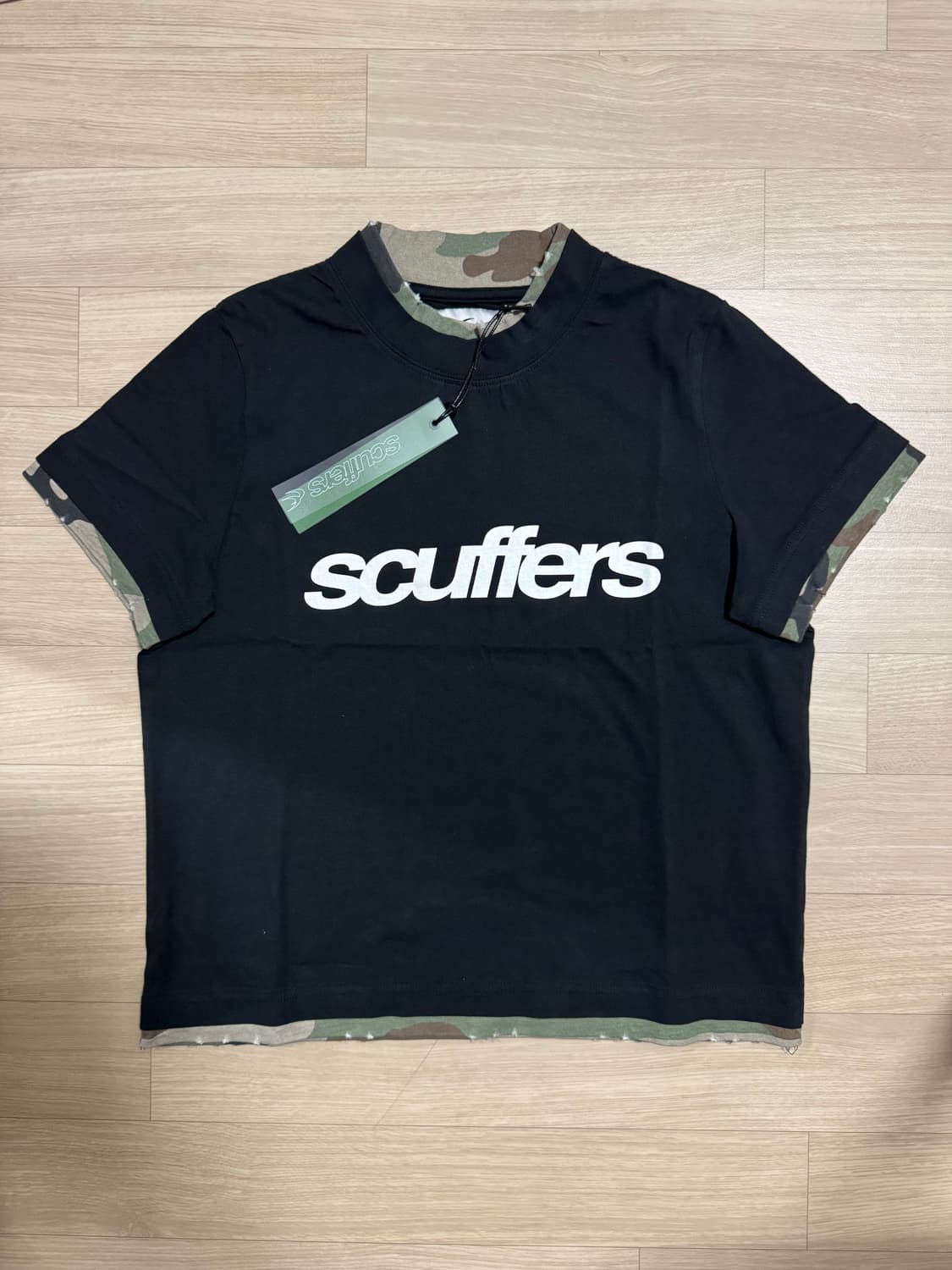 scuffers 카모 블랙 반팔티 팝니다.(Cameo Black Top) 상품이미지1