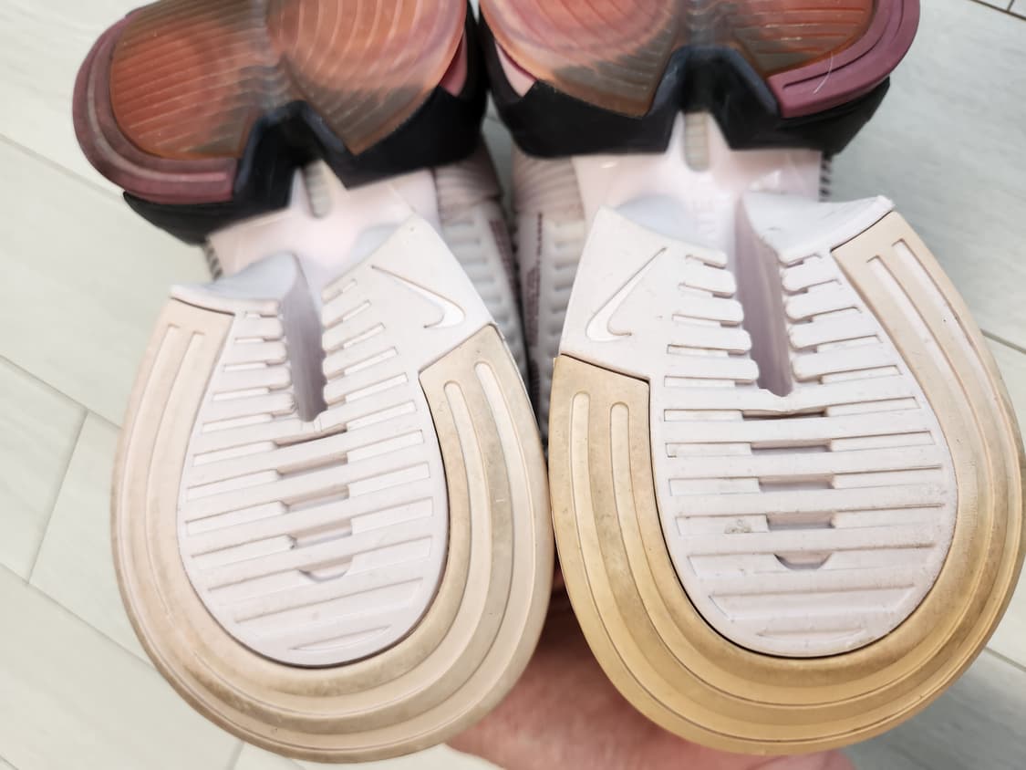 나이키 러닝화 에어 줌 슈퍼렙 BQ7043-665사이즈230

많이 신지 상품이미지9