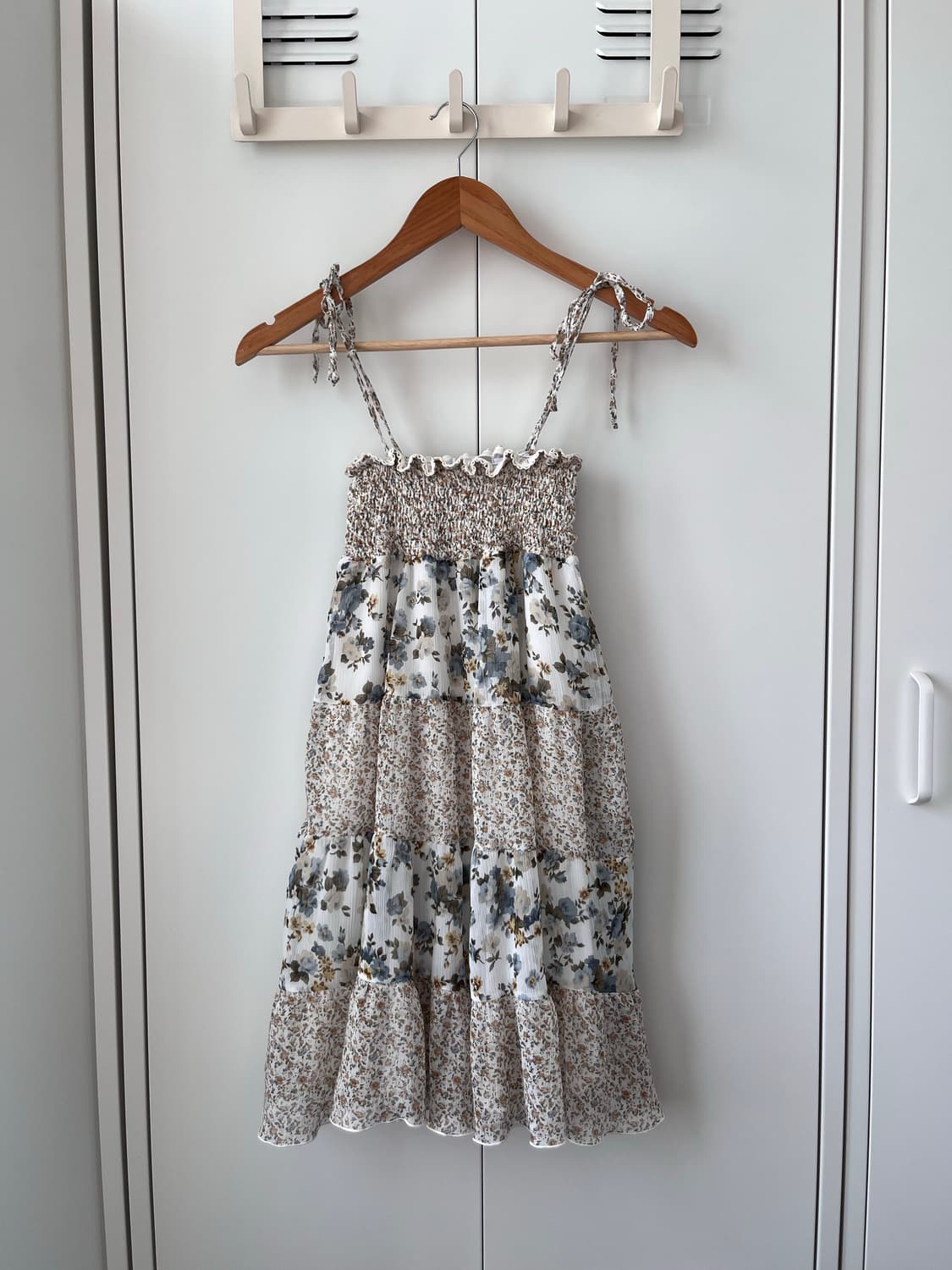 Rosa cheri 로사체리 잔꽃 패치 나시 원피스 상품이미지3