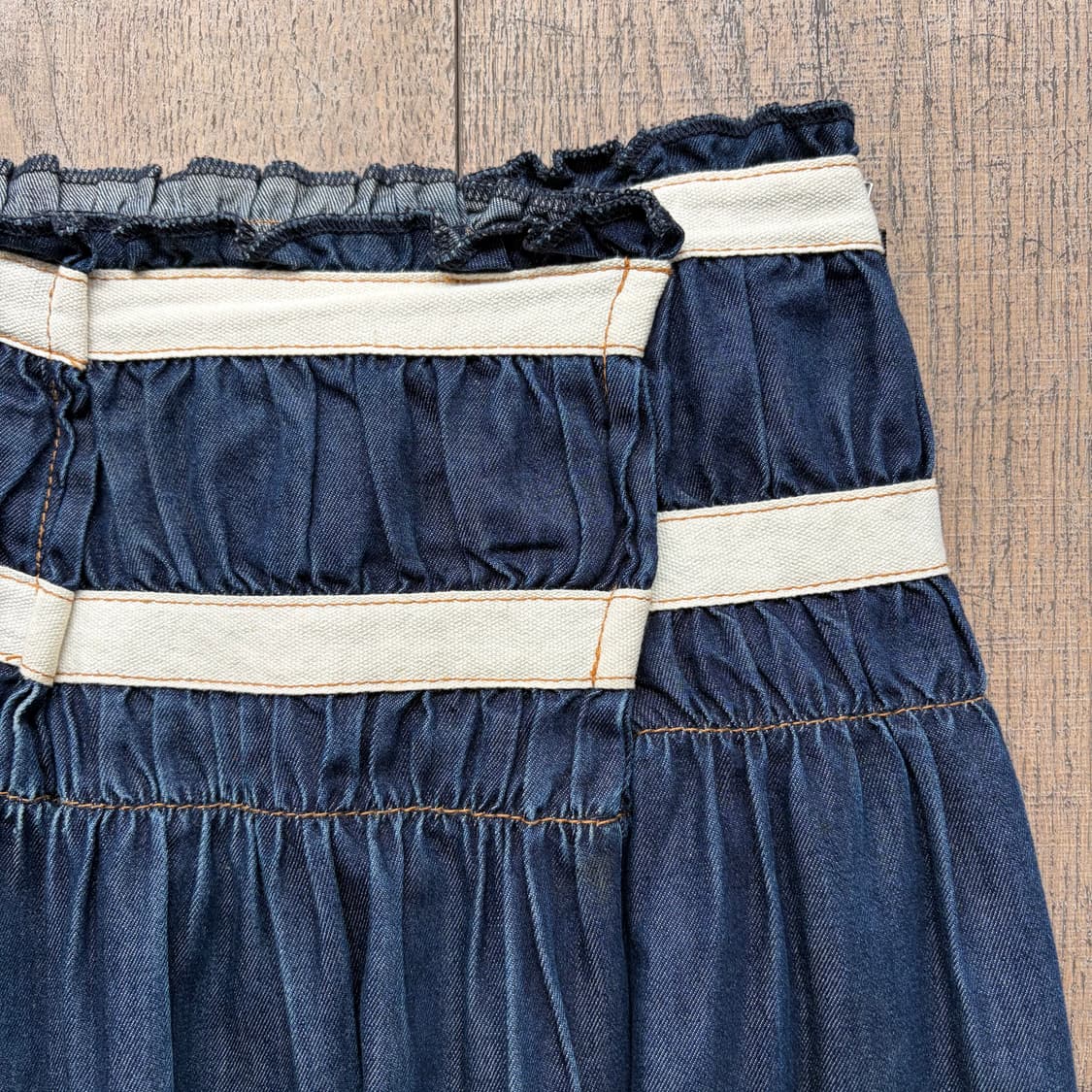 Shirring Line Detail Denim Skirt 상품이미지2