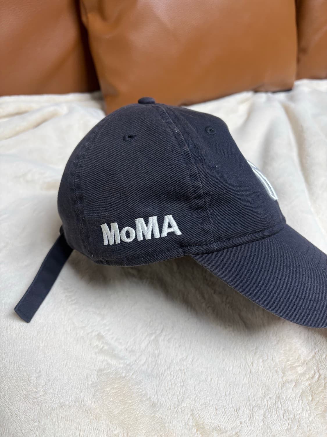 모마 볼캡 뉴에라 모자 뉴에라 x 모마 뉴욕 양키즈 캡 블랙 상품이미지3