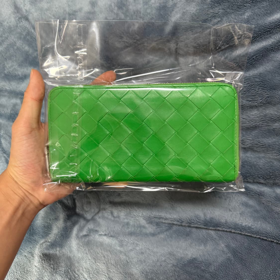 보테가 베네타 인트레치아토 집 어라운드 지갑 패러킷 상품이미지2