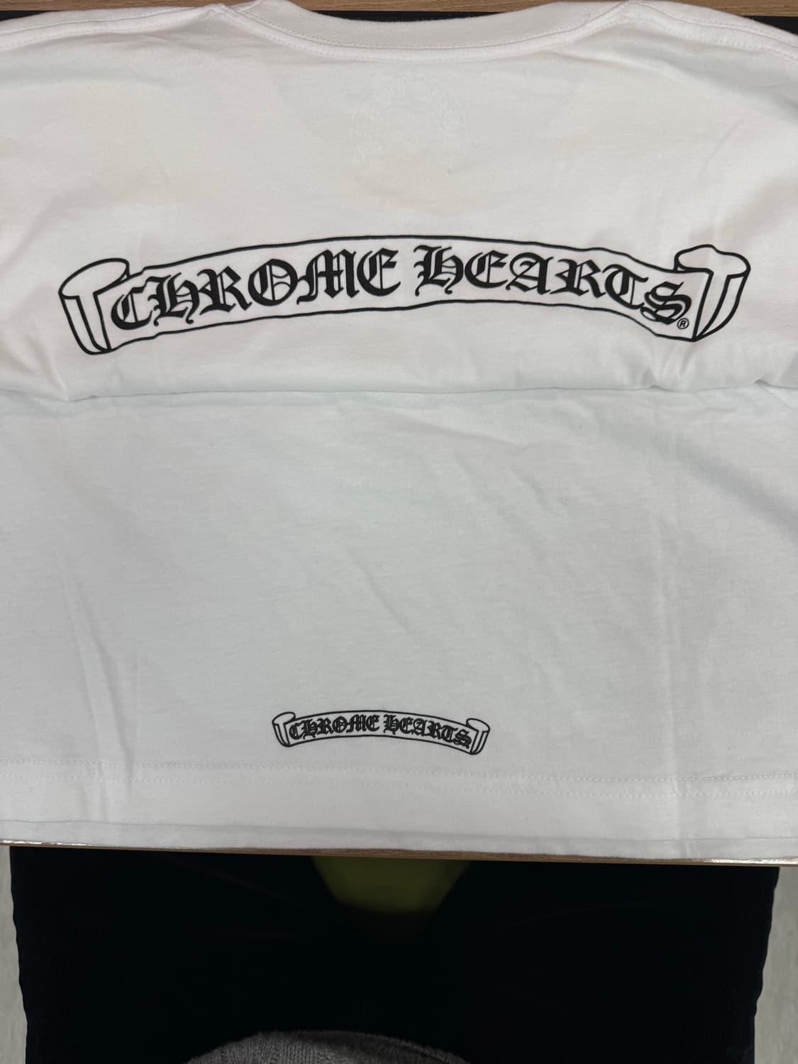크롬하츠 스크롤 로고 티셔츠 화이트(XL) 판매합니다. 상품이미지3