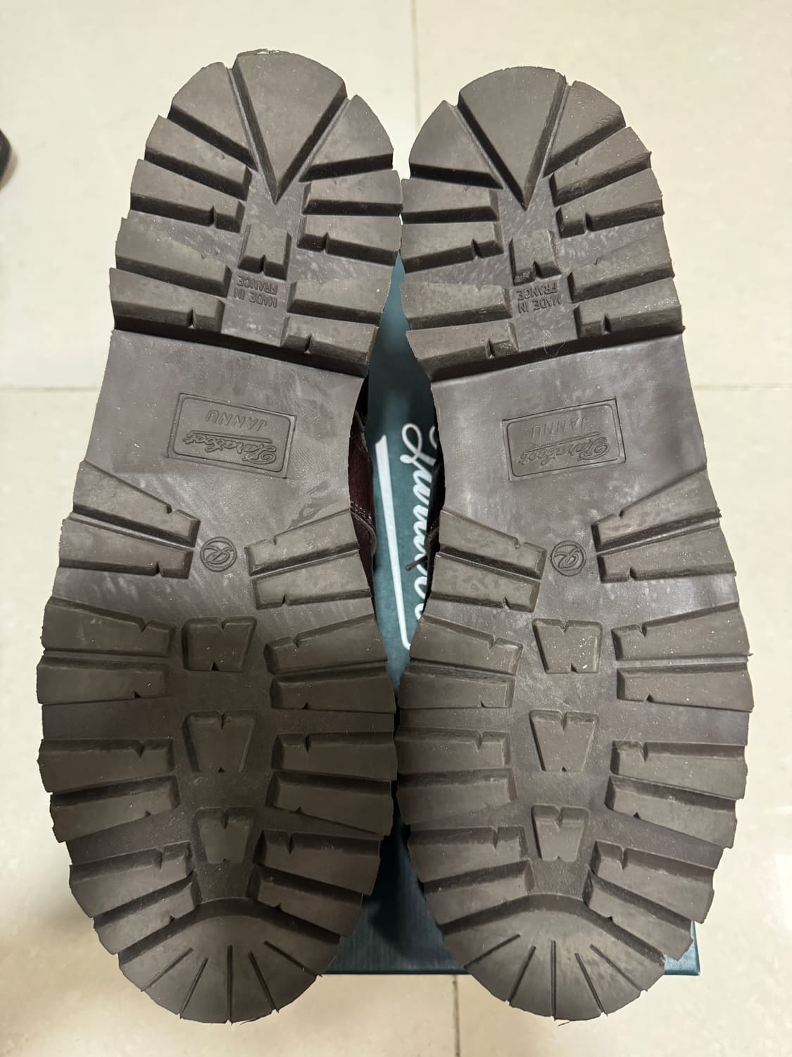 파라부트 x 엔지니어드가먼트 샴보드 팝니다. 상품이미지7