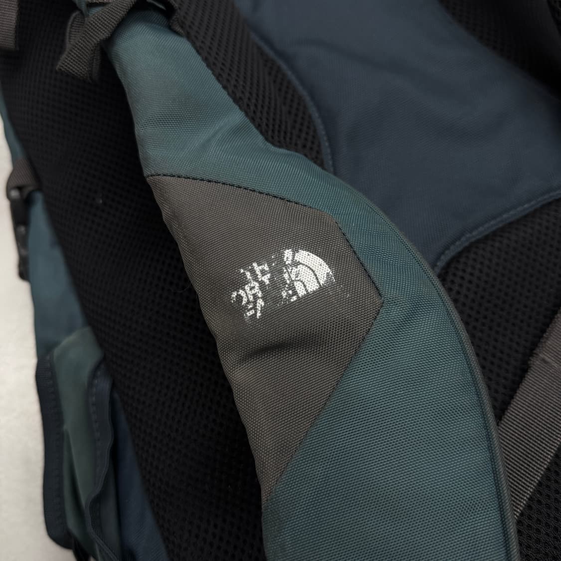 노스페이스 고프코어 청록색 테크니컬 백팩 상품이미지7