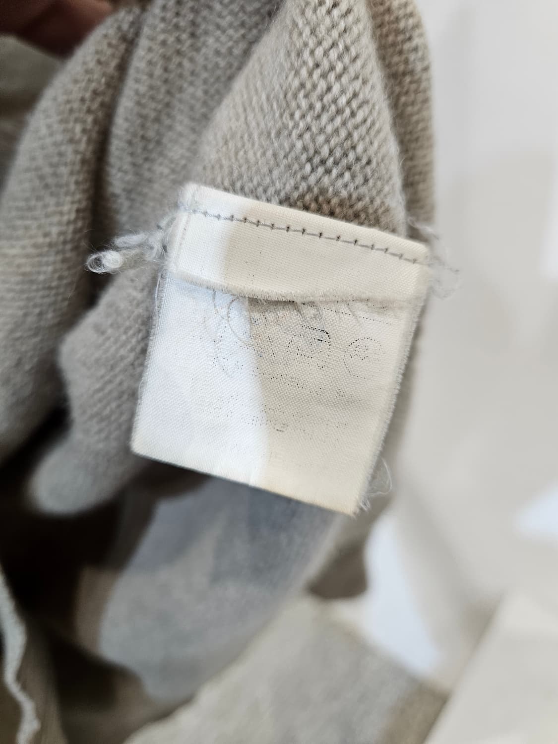 입생로랑 카라넥 니트 상품이미지5