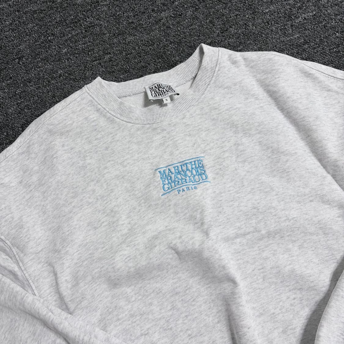 마리떼 크롭 맨투맨 상품이미지3