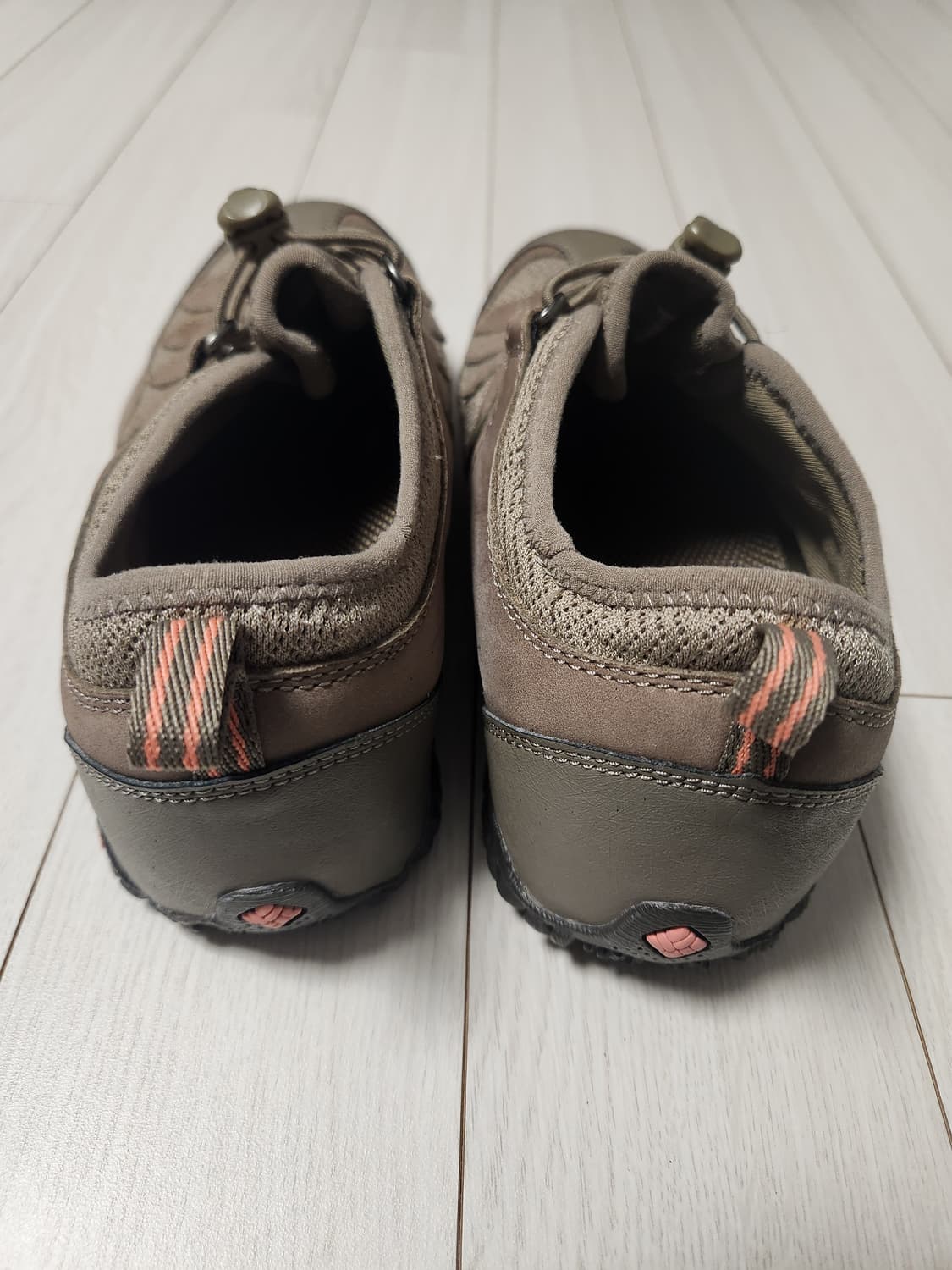 컬럼비아 등산화 캠핑용 트레블용 스니커즈 (BL2174) 사이즈245

 상품이미지4