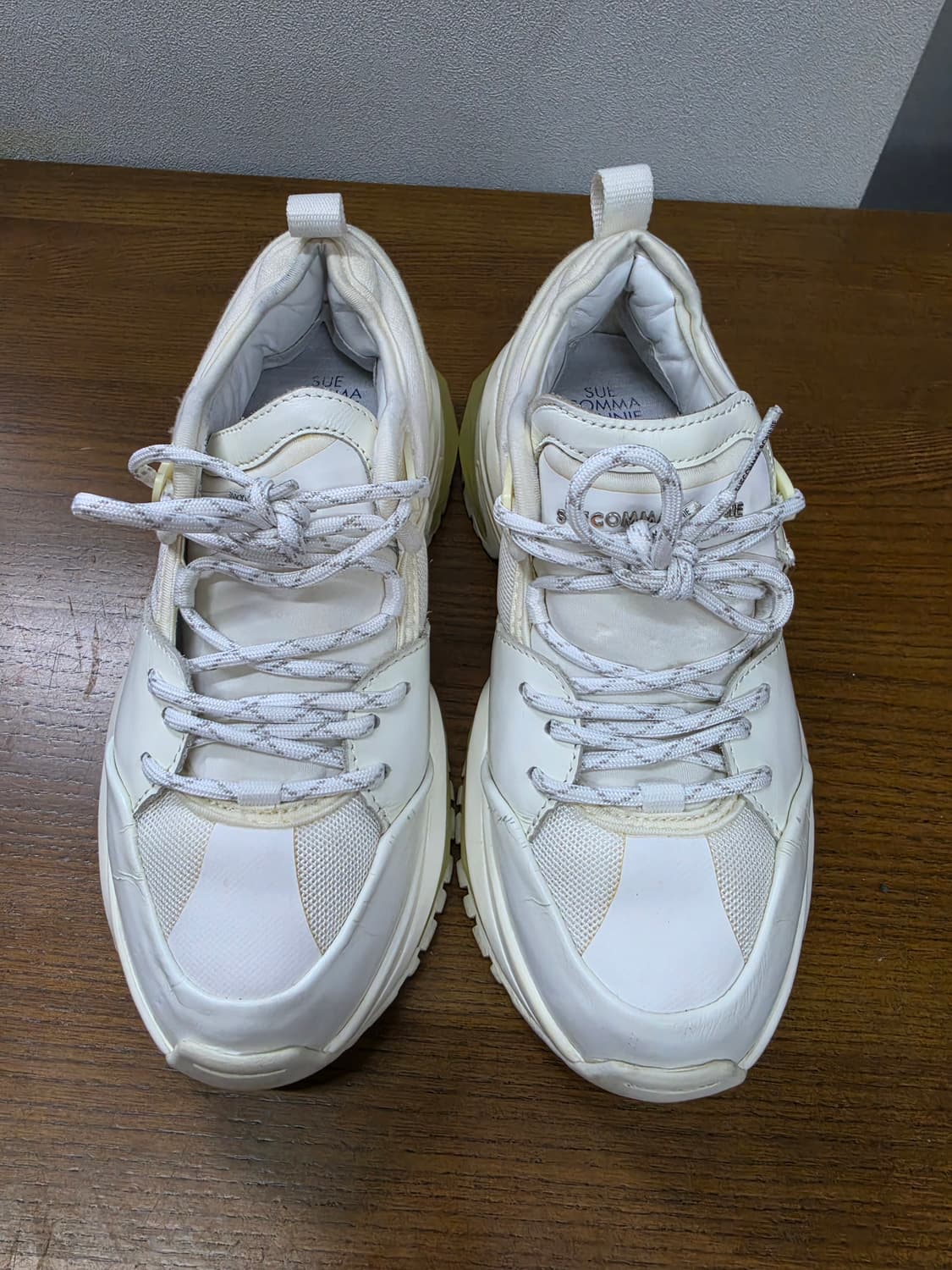 슈콤마보니 화이트 스니커즈 상품이미지3