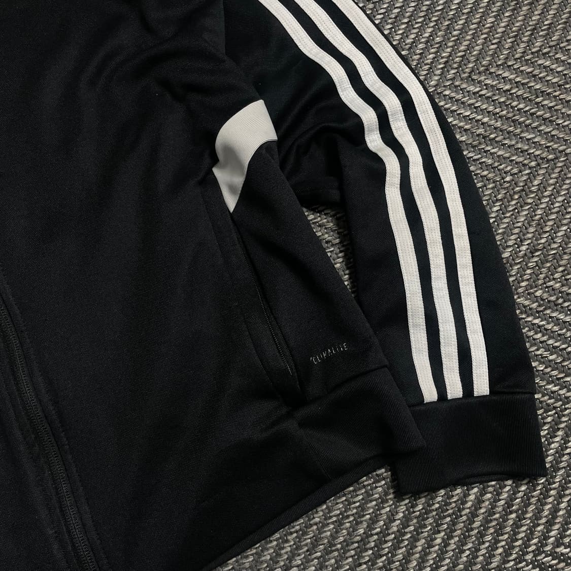 아디다스 에센셜 트랙탑 블랙 져지o 4926 상품이미지2