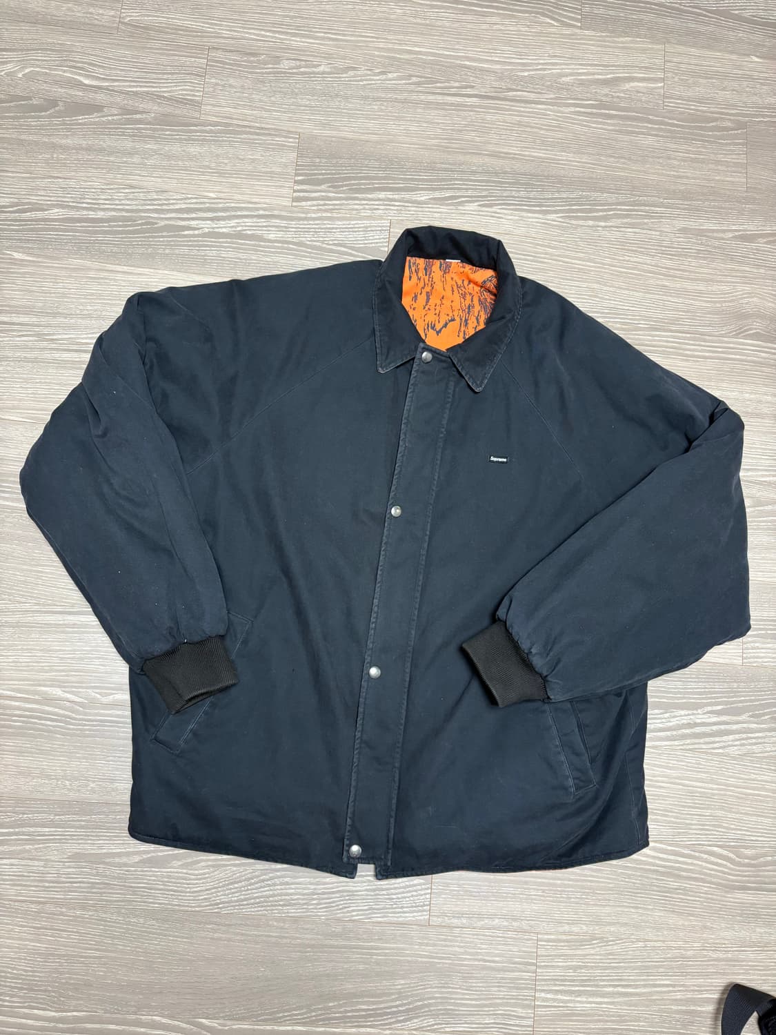 슈프림 리얼트리 리버시블 퀼티드 워크 자켓 블랙 - 24SS 상품이미지1