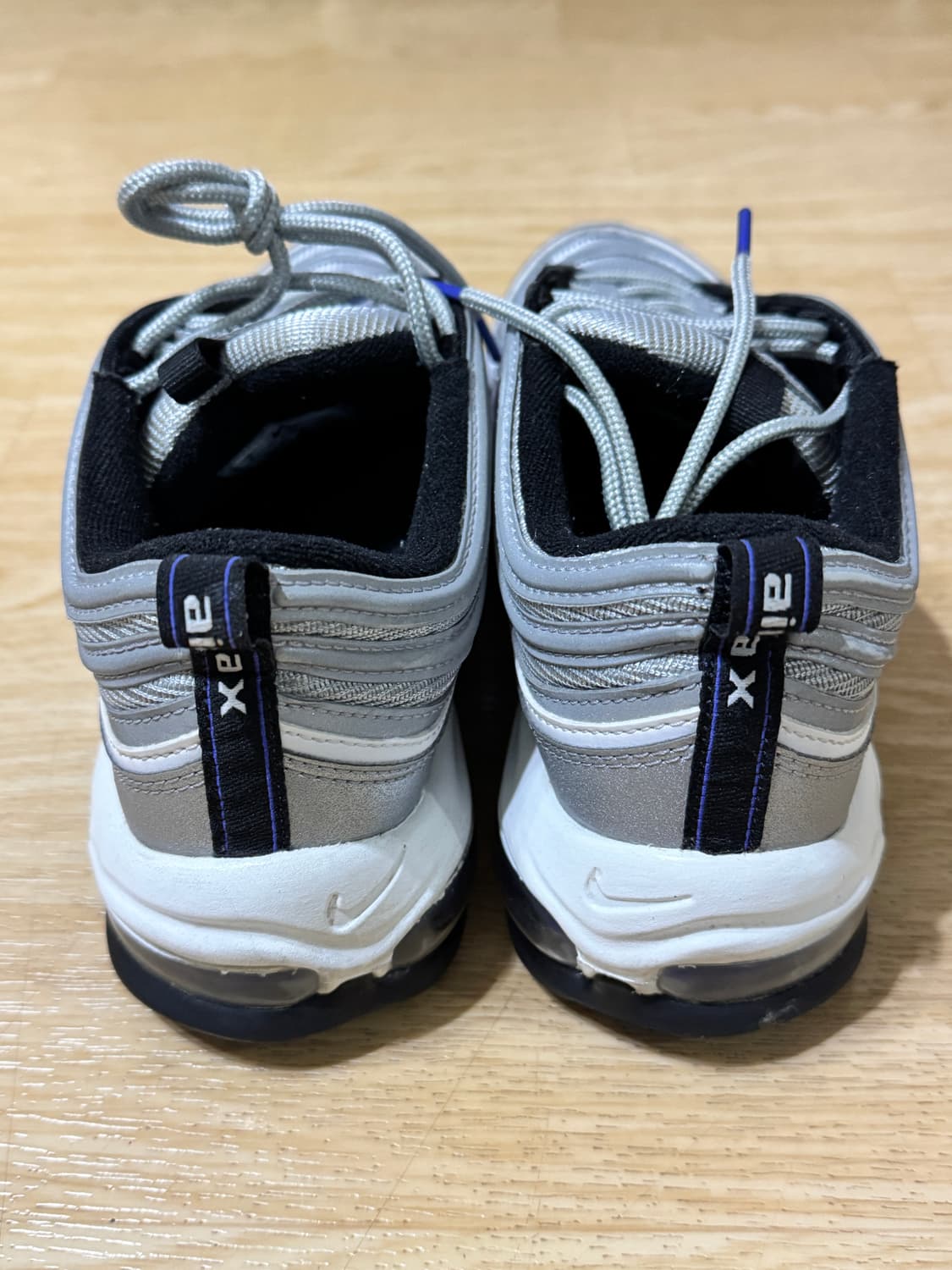 나이키 에어맥스 97 메탈릭 실버 260mm 상품이미지4