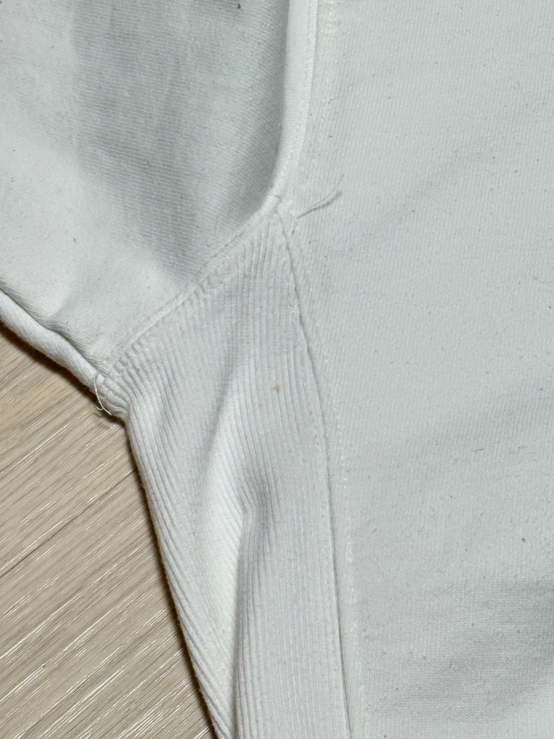 마르디 메크르디 MARCHE EMBLEM 후드티 화이트 상품이미지7