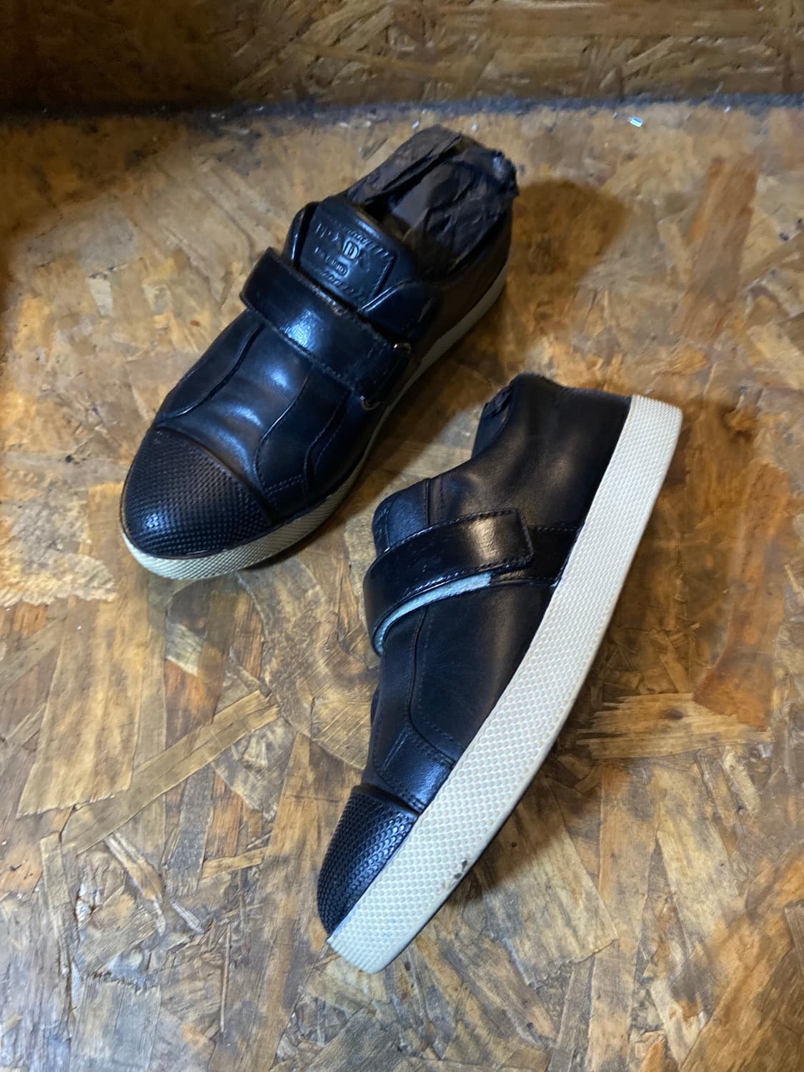 PRADA 프라다 리나로사 레더 캡토 벨크로 스니커즈 상품이미지5