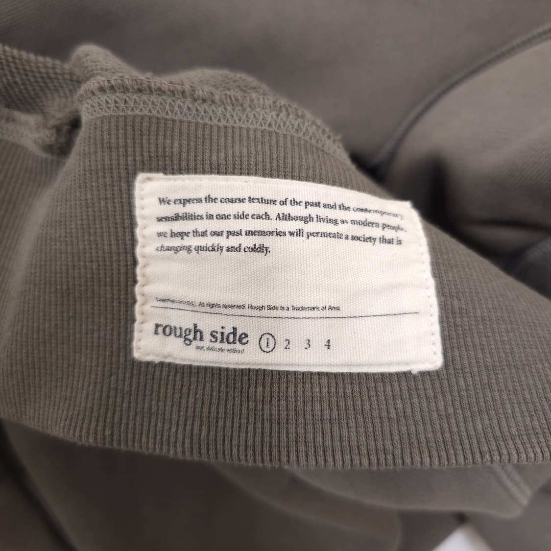 러프사이드 오버사이즈 스웻 셔츠 상품이미지4