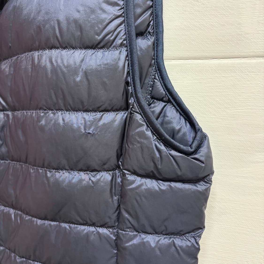 유니클로 다운 경량 패딩 베스트 L 상품이미지3