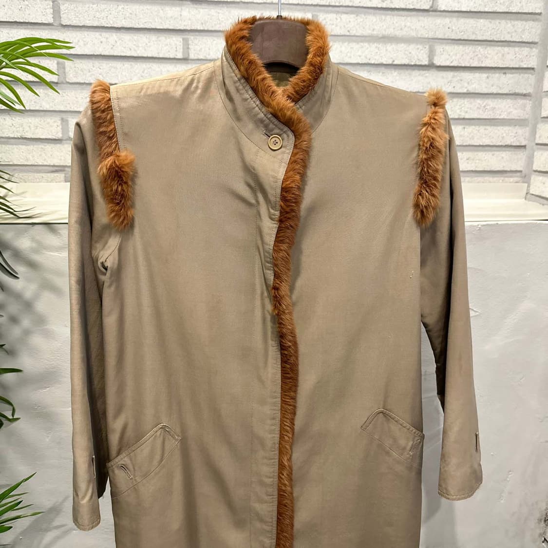 JPN VINTAGE 롱 코트 퍼 트리밍 하이넥 히든버튼 디테일 베이지 상품이미지4