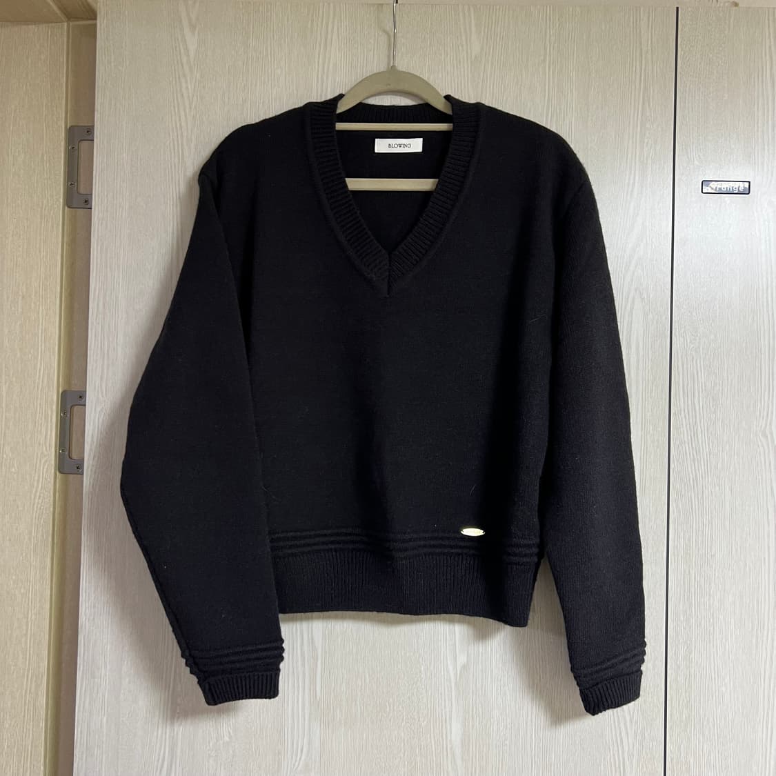 블렘토 브이넥니트 상품이미지2