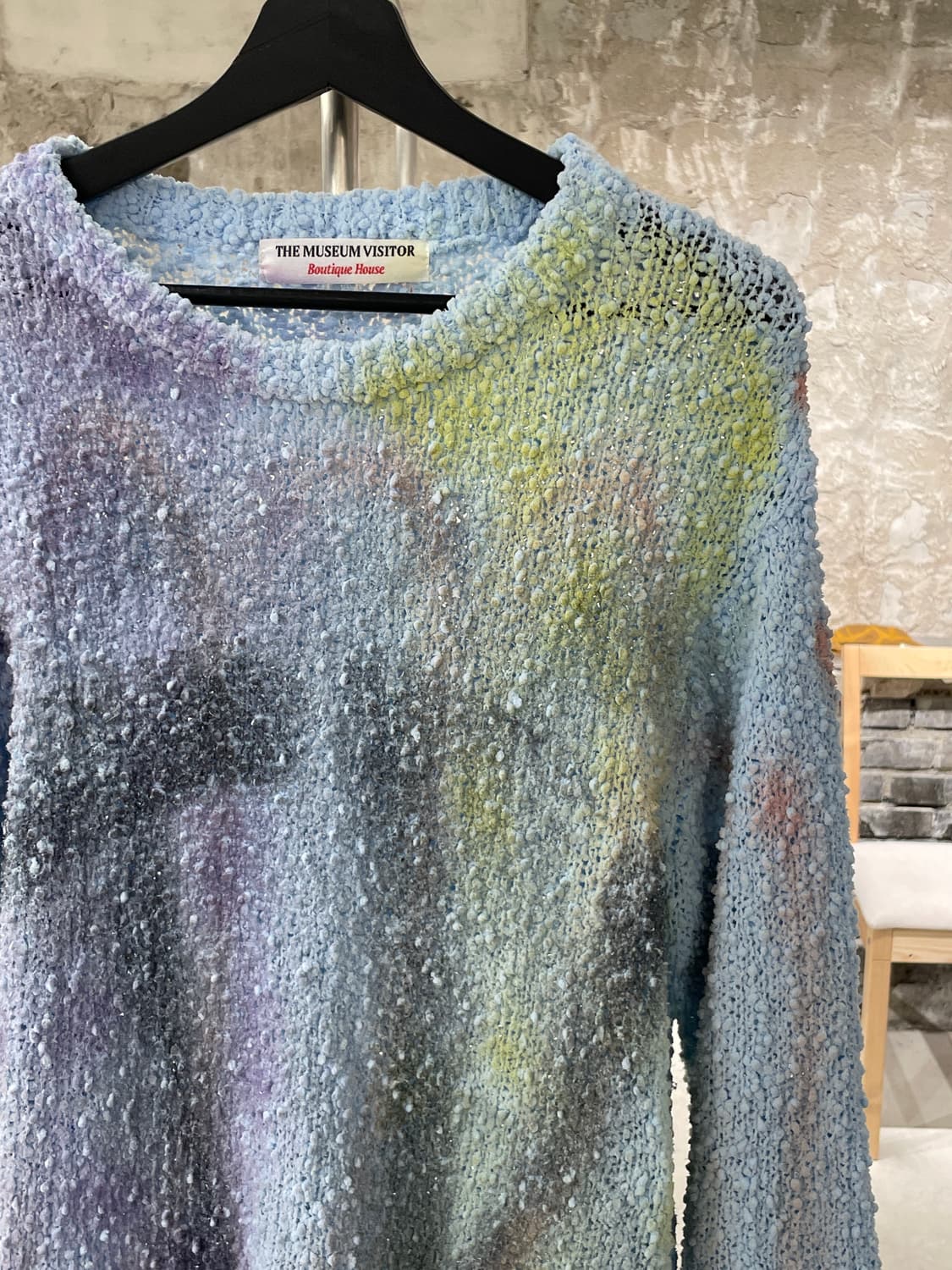 더 뮤지엄 비지터 스카이블루 스프레이 부클 니트 상품이미지3