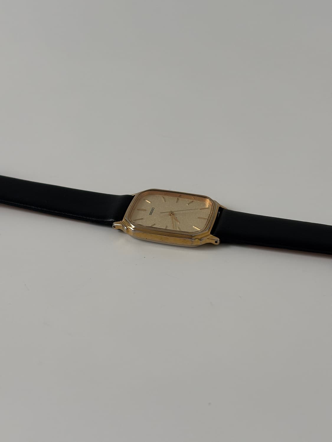 1980년대 텍스쳐 다이얼 골드 스퀘어 쿼츠 남성 상품이미지5