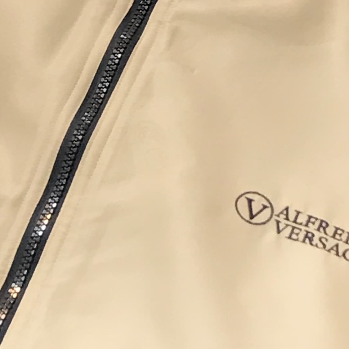 알프레도 베르사체 베이지 후디 점퍼 남성 110 사이즈  상품이미지4