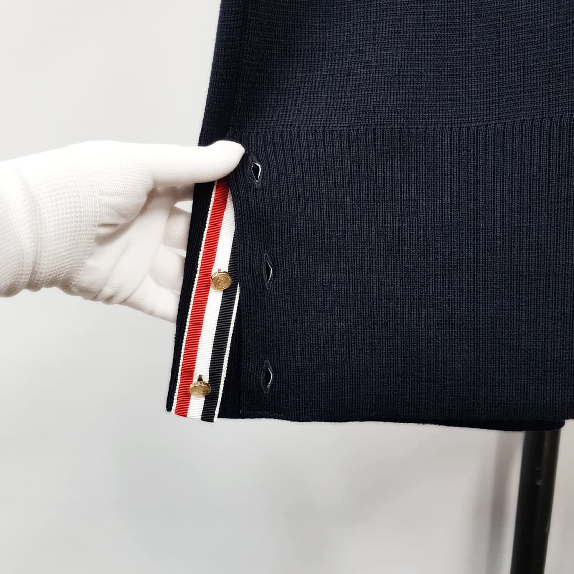 톰브라운 울 밀라노 스티치 4바 브이넥 롱 가디건 FKC289A 상품이미지4