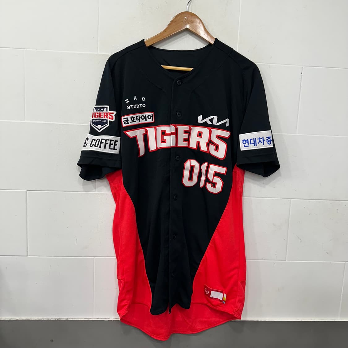 아이앱스튜디오 X 기아타이거즈 어센틱 이도현 유니폼 상품이미지1