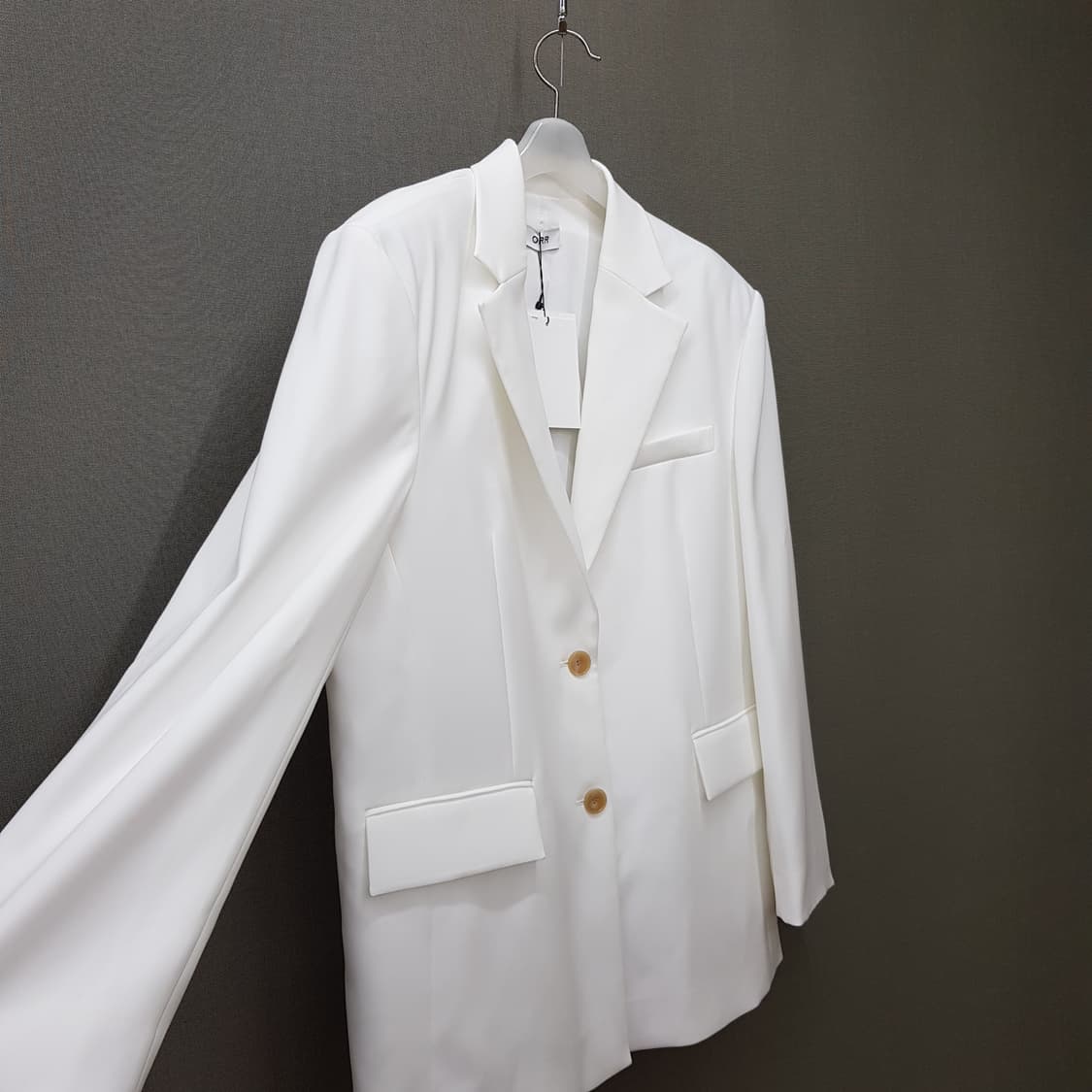 오르 2024 투버튼 자켓 와이드 팬츠 셋업 S/M사이즈(택달린새제품) 상품이미지3