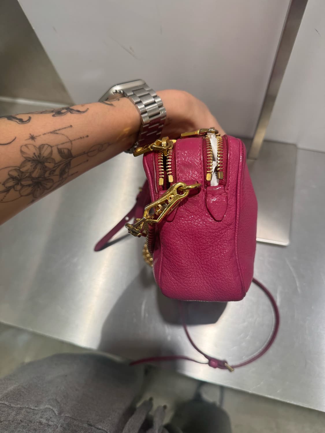 미우미우 가죽백 상품이미지5