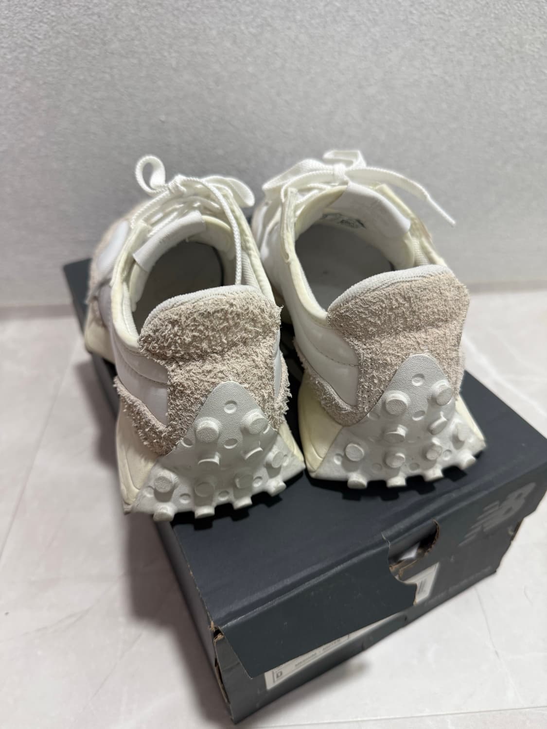 뉴발란스 327 화이트 225 상품이미지2